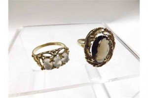 9 carat Gold dress ring