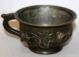 Chinese bronze cup