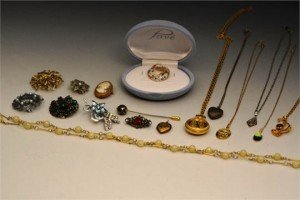 costume and other jewellery