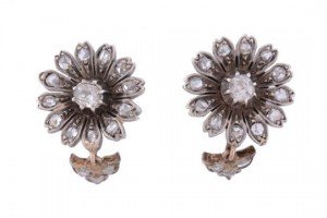 flower head earrings