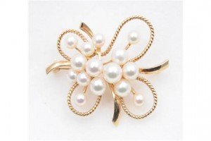 cultured pearl brooch