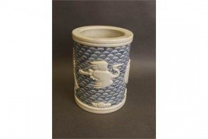 blue and white porcelain brush pot