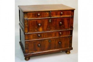 veneered chest of drawers