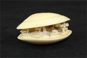 clam shell form netsuke