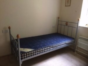single bed,