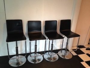 based swivel bar stools