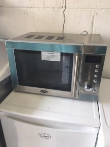 microwave oven.