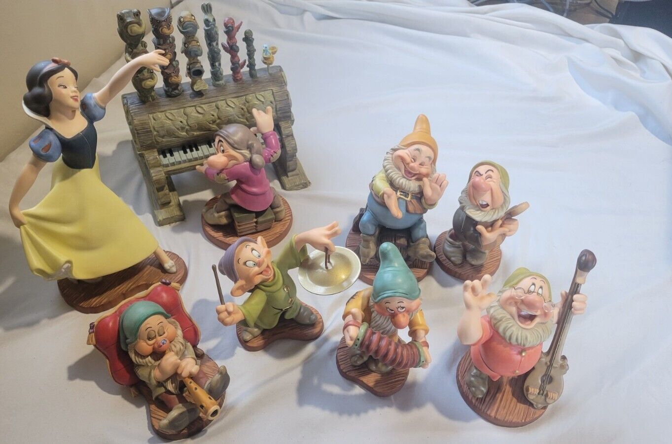 Disney Classics Collection - Snow White and the Seven Dwarfs Figurine Set