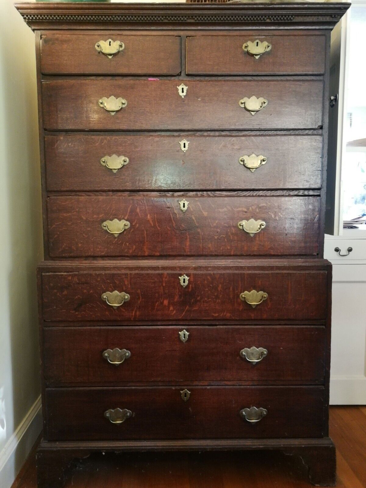 ANTIQUE OAK CHEST ON CHEST WITH 8 DRAWERS