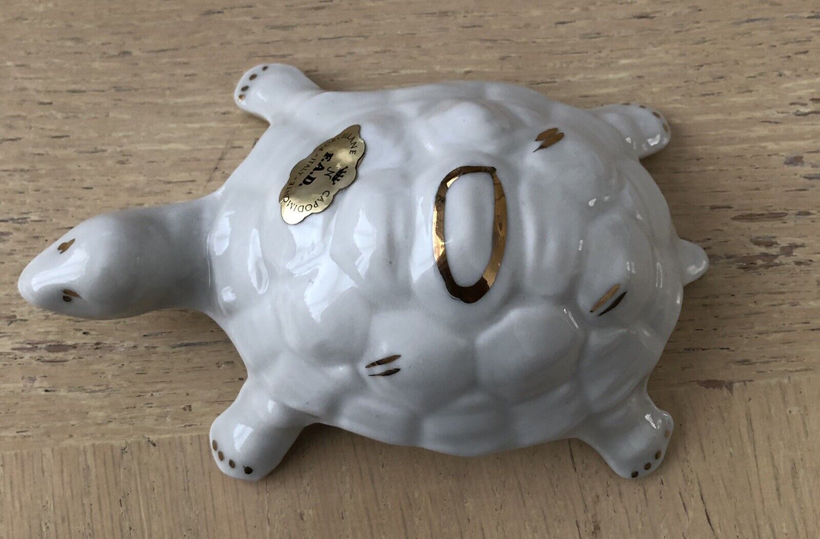 White Tortoise by Capodimonte 6” x 3.5” white and Gold Porcelain from Italy rare