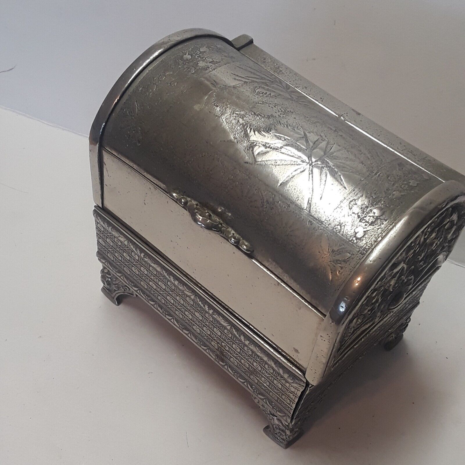 ANTIQUE AESTHETIC MERIDEN B SILVERPLATE MECHANICAL JEWELRY CASKET BOX 1878 VTG