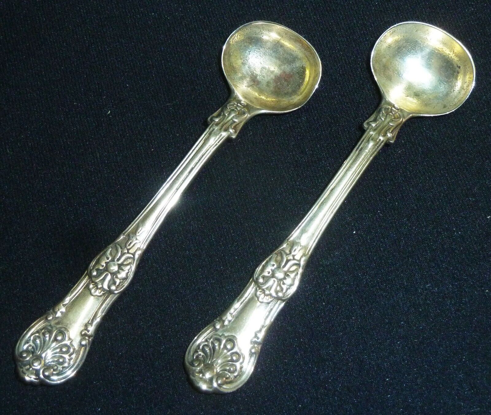 GEORGE IV PAIR SILVER ANTIQUE QUEENS PATTERN CONDIMENT SPOONS 64g LONDON 1833