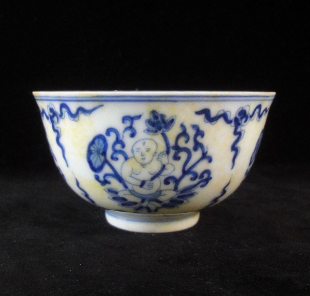 Chinese Antique Hand Painting Kids Blue and White Porcelain Cup "ChengHua" Marks
