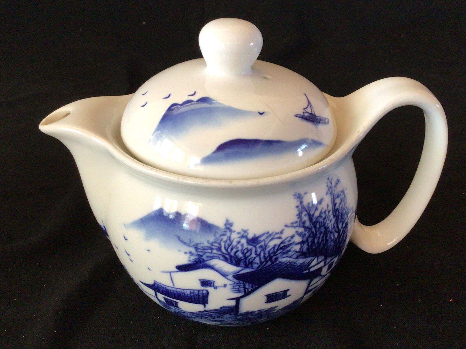 Beautiful Vintage Hand Painted Chinese Teapot With Signed Bottom