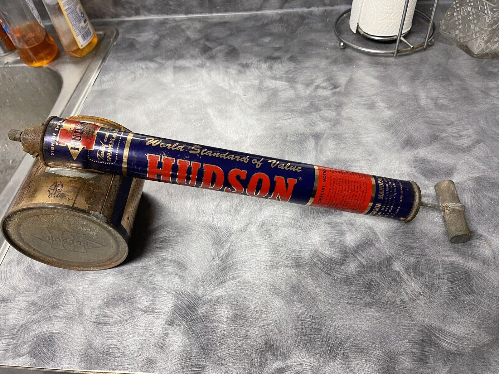 Vintage Hudson Tin Metal Bug Sprayer Duster Insecticide Hand Pump *NICE*