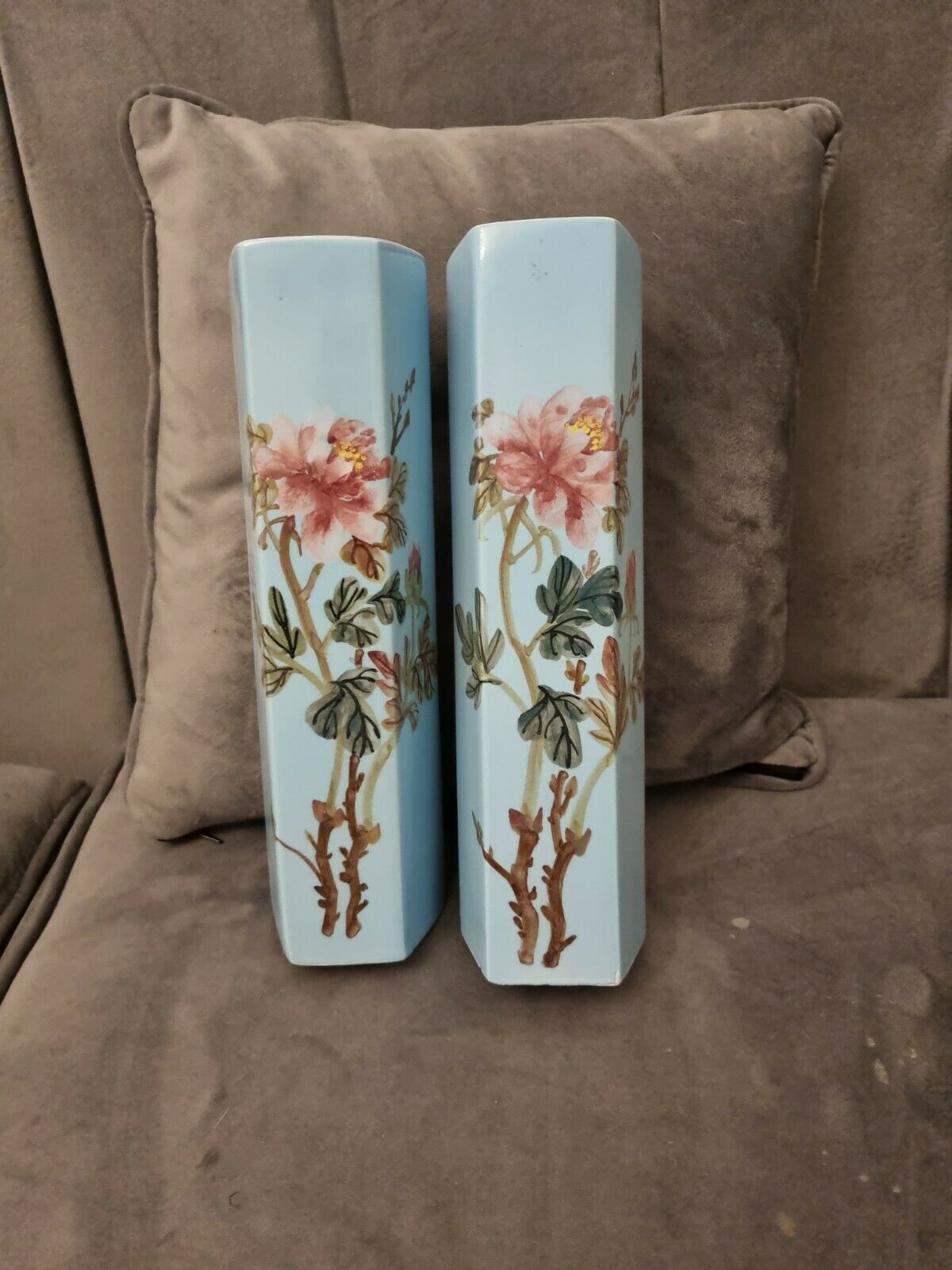 Taiwan Roc Porcelain,2 beautiful vases in Blue flower pattern & marked on base.