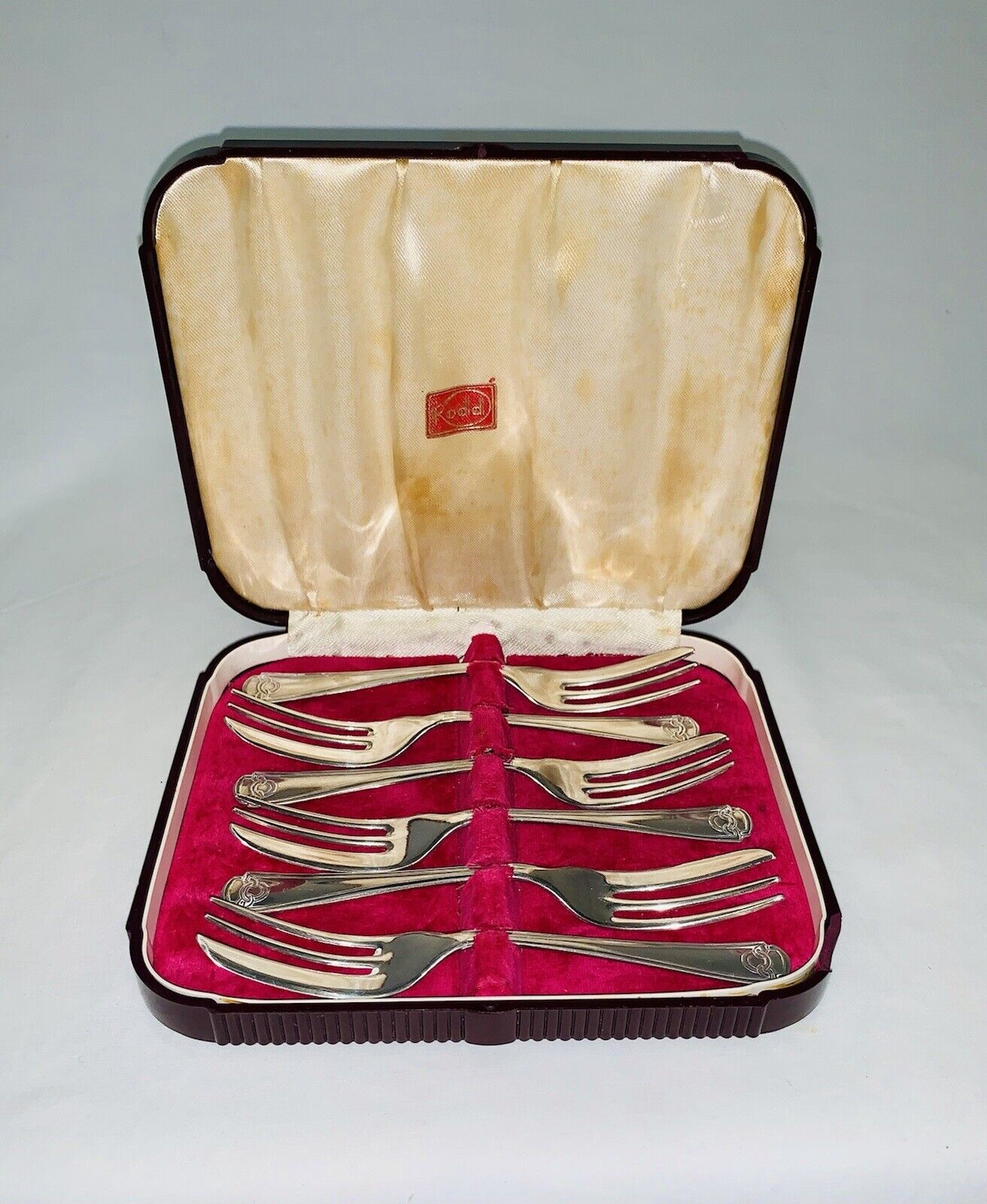 Rodd - set of 6, EPNS teaspoons in original bakelite box. High tea, silver plate