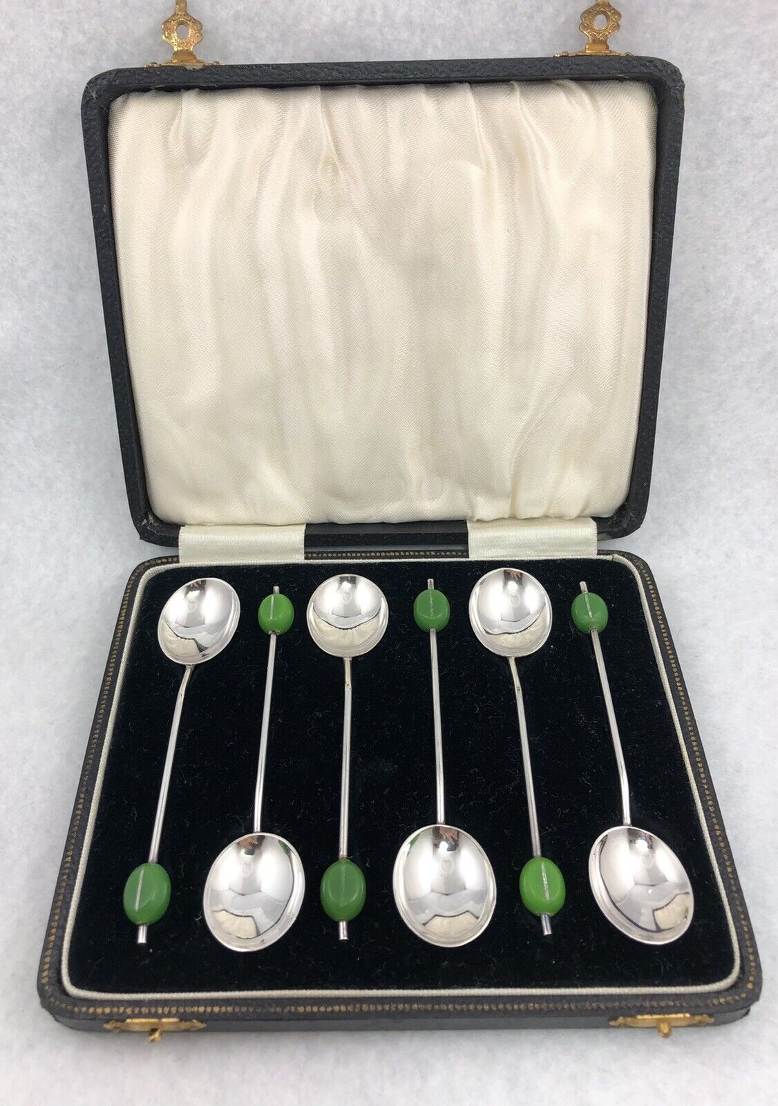 Antique Valuations: Vintage Green Bakelite Coffee Bean Demitasse Spoons EPNS - Set of 6 with Case