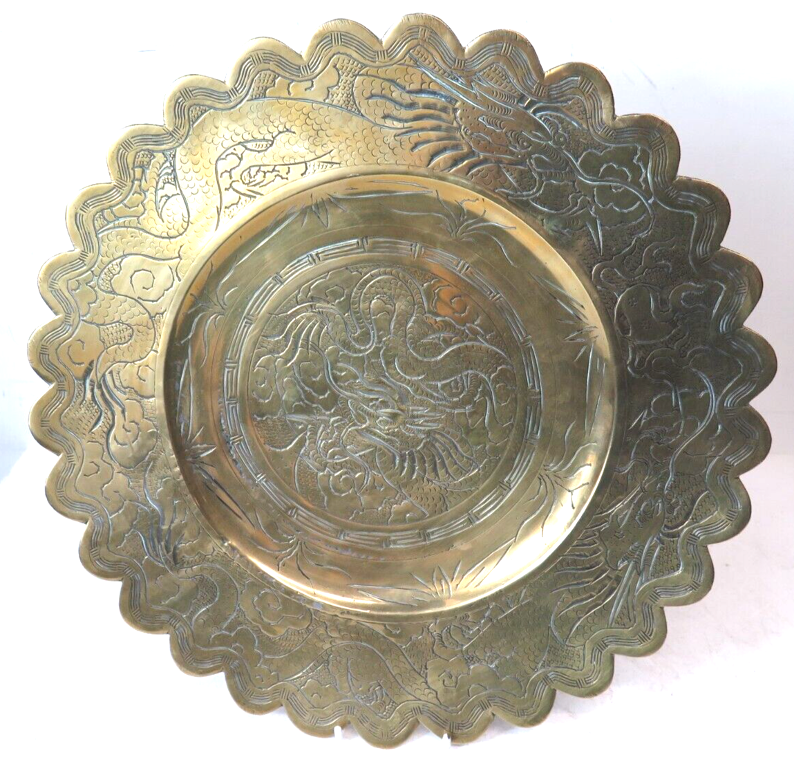 Antique Valuations: Large Brass / Bronze Chinese Dish Antique Early 1900's 33cm 1.1kg Charger Dragon