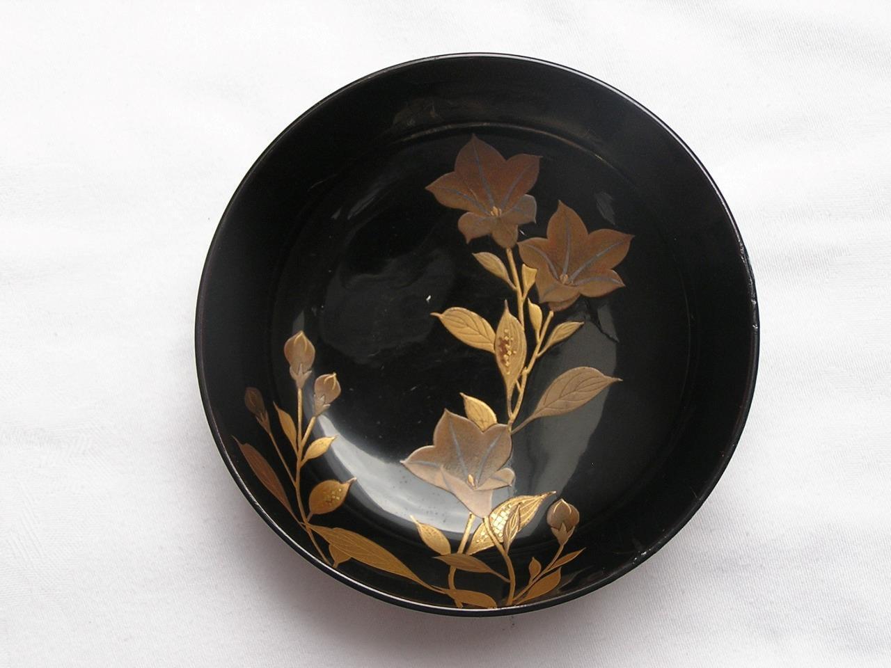 Antique Valuations: Antique Japanese lacquer bowl Meiji period 1900-15 handpainted #4514O