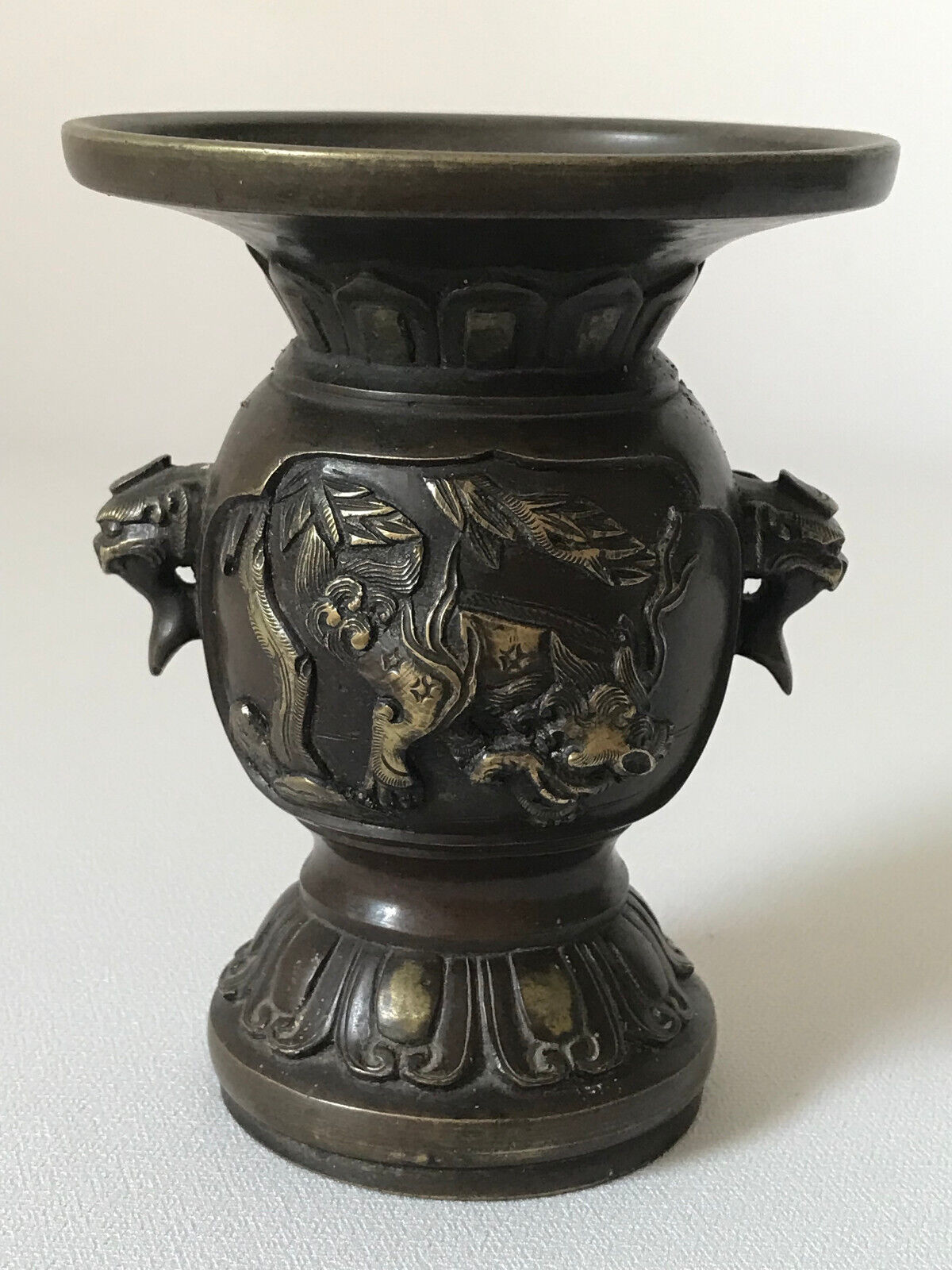 Antique Valuations: Temple Vase Very Well Carved Floral Motifs And Mythical Buddhist Animals 19thc