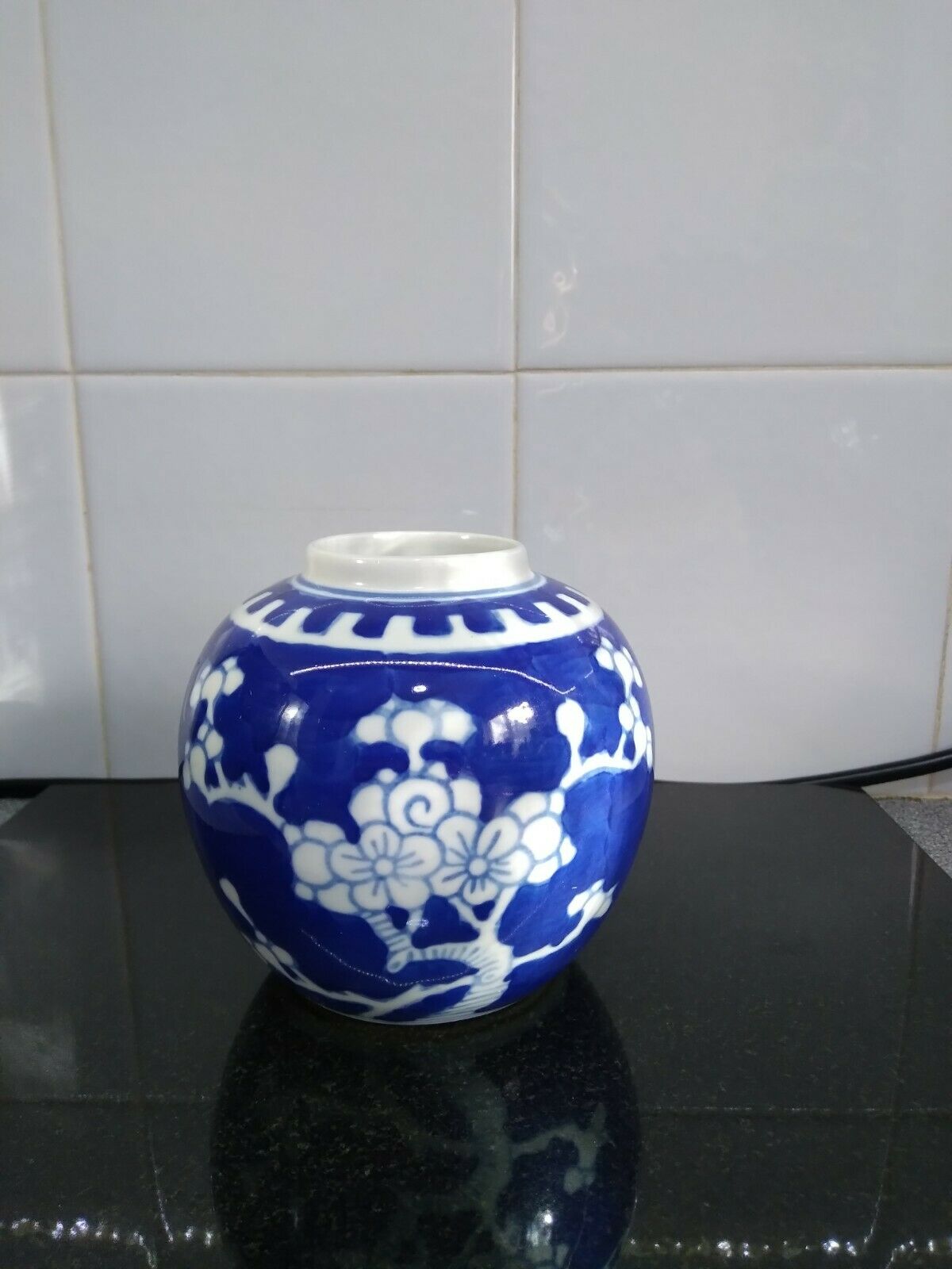 Antique Valuations: Blue And White Prunus Ginger Jar/Double rings . Vintage