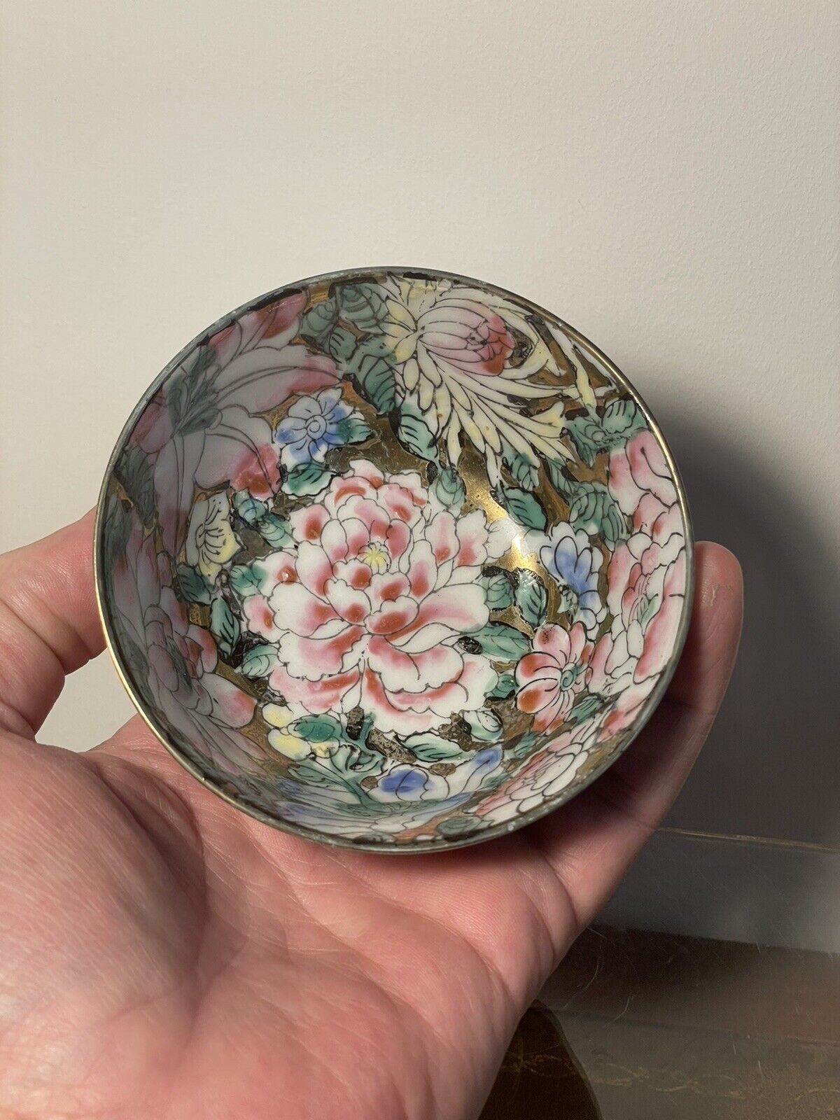 Antique Valuations: Chinese porcelain Famille Rose millefleurs bowl