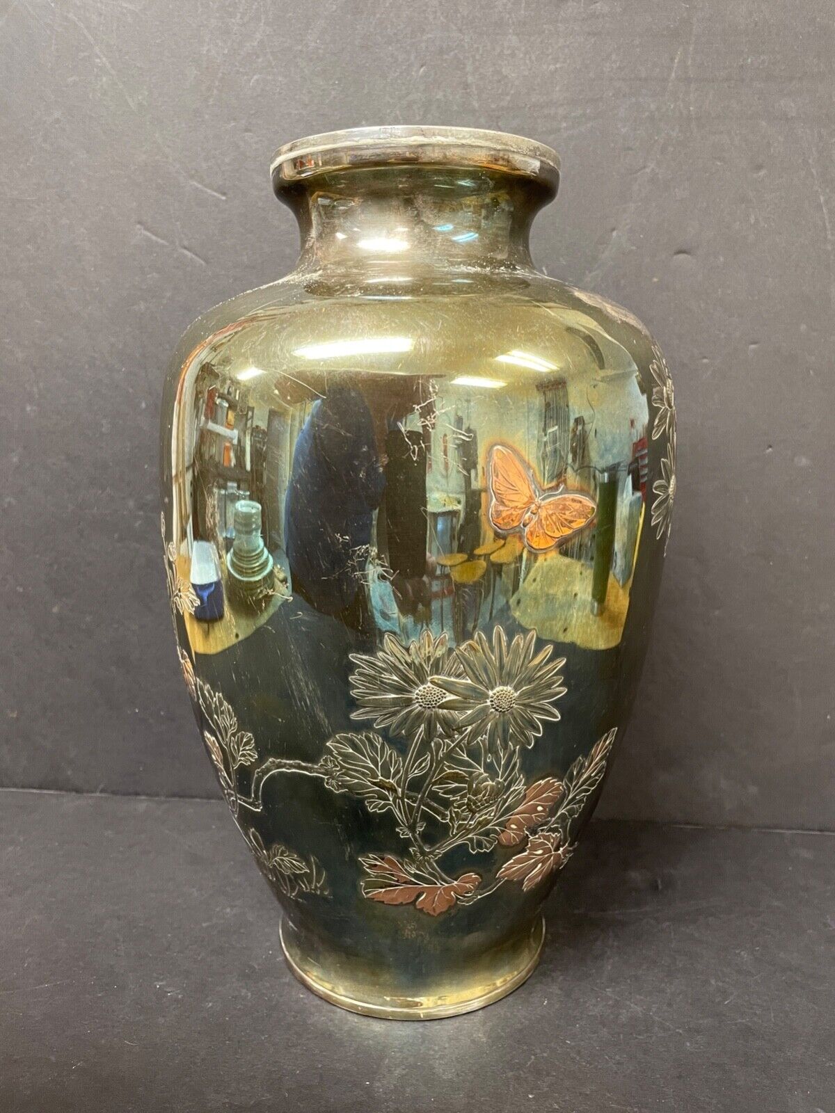 Antique Valuations: Antique Japanese Silver Mixed Metal Vase Artist Signed Hallmarked Meiji 54 oz