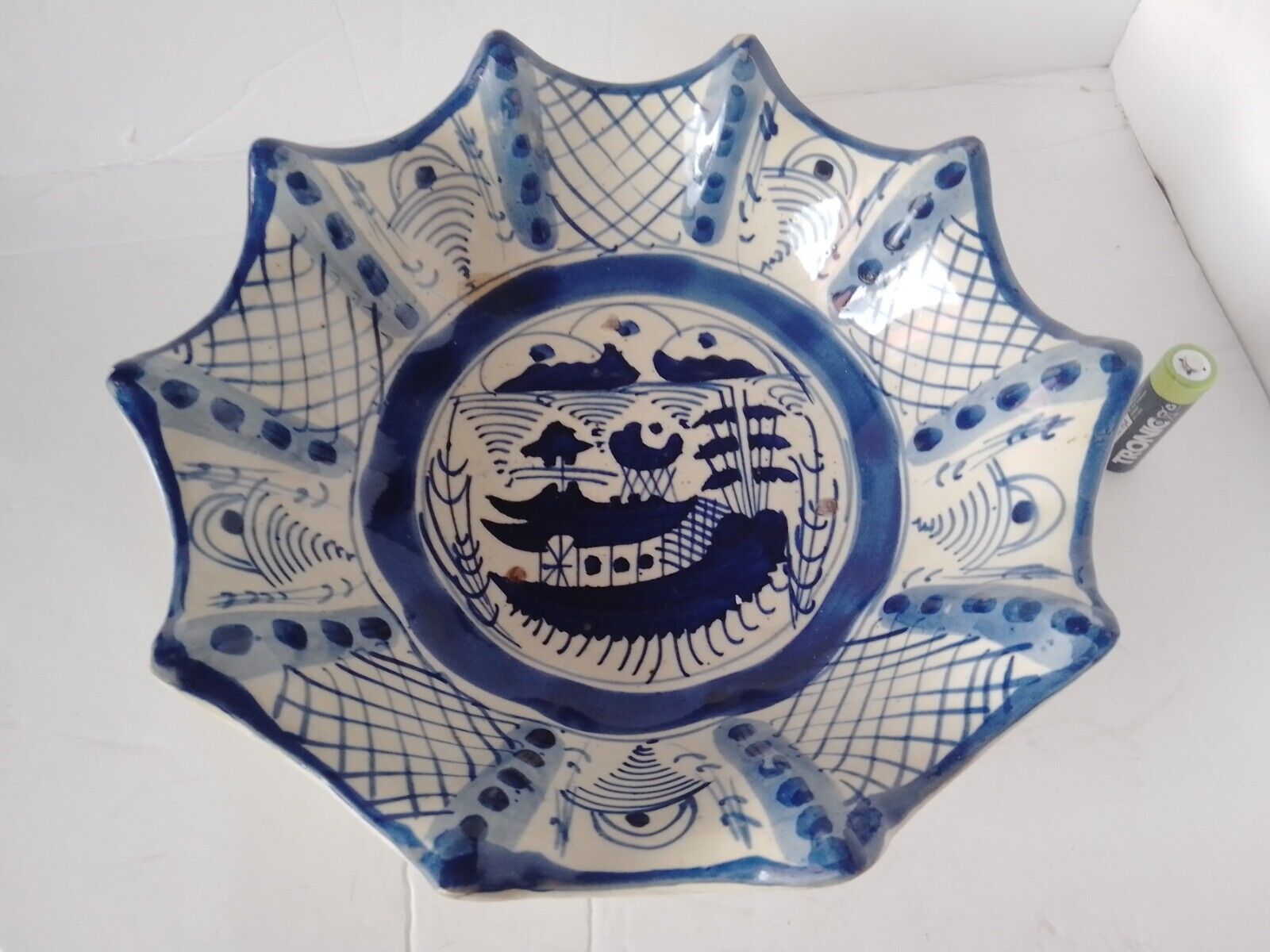 Antique Valuations: 18/19c Creamware or English / Dutch Delft ? Bowl w Chinoiserie Decoration