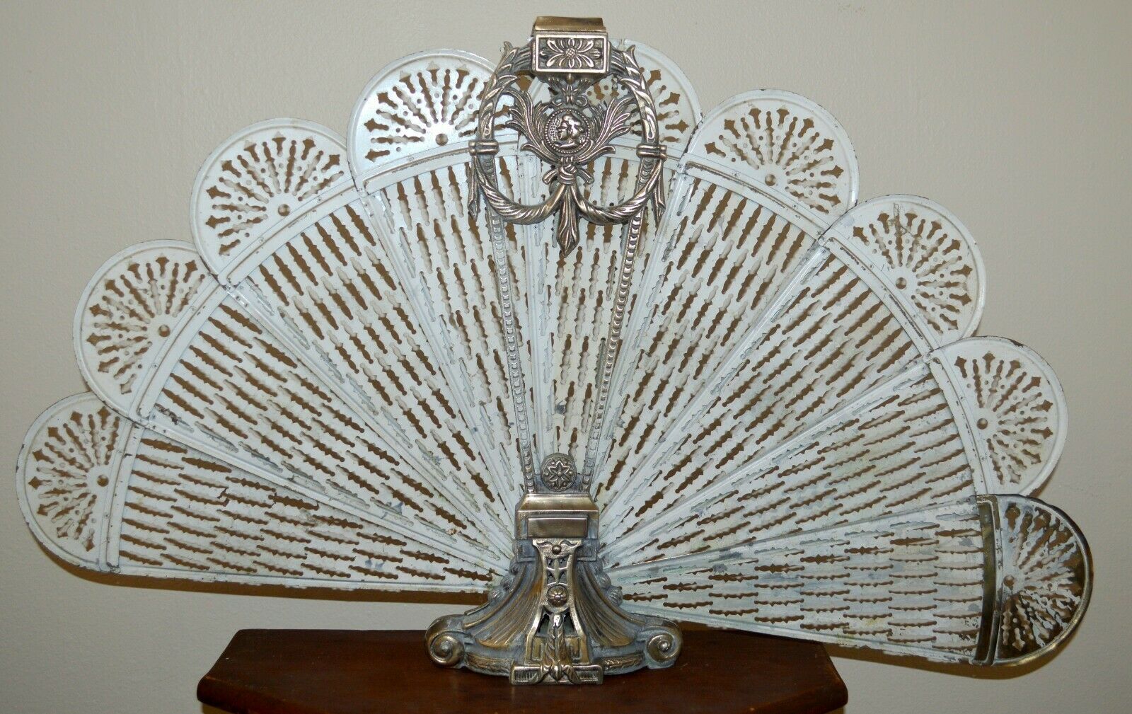 Antique Valuations: ANTIQUE BRASS ART DECO PEACOCK FOLDING FIREPLACE SCREEN COLLECTIBLE