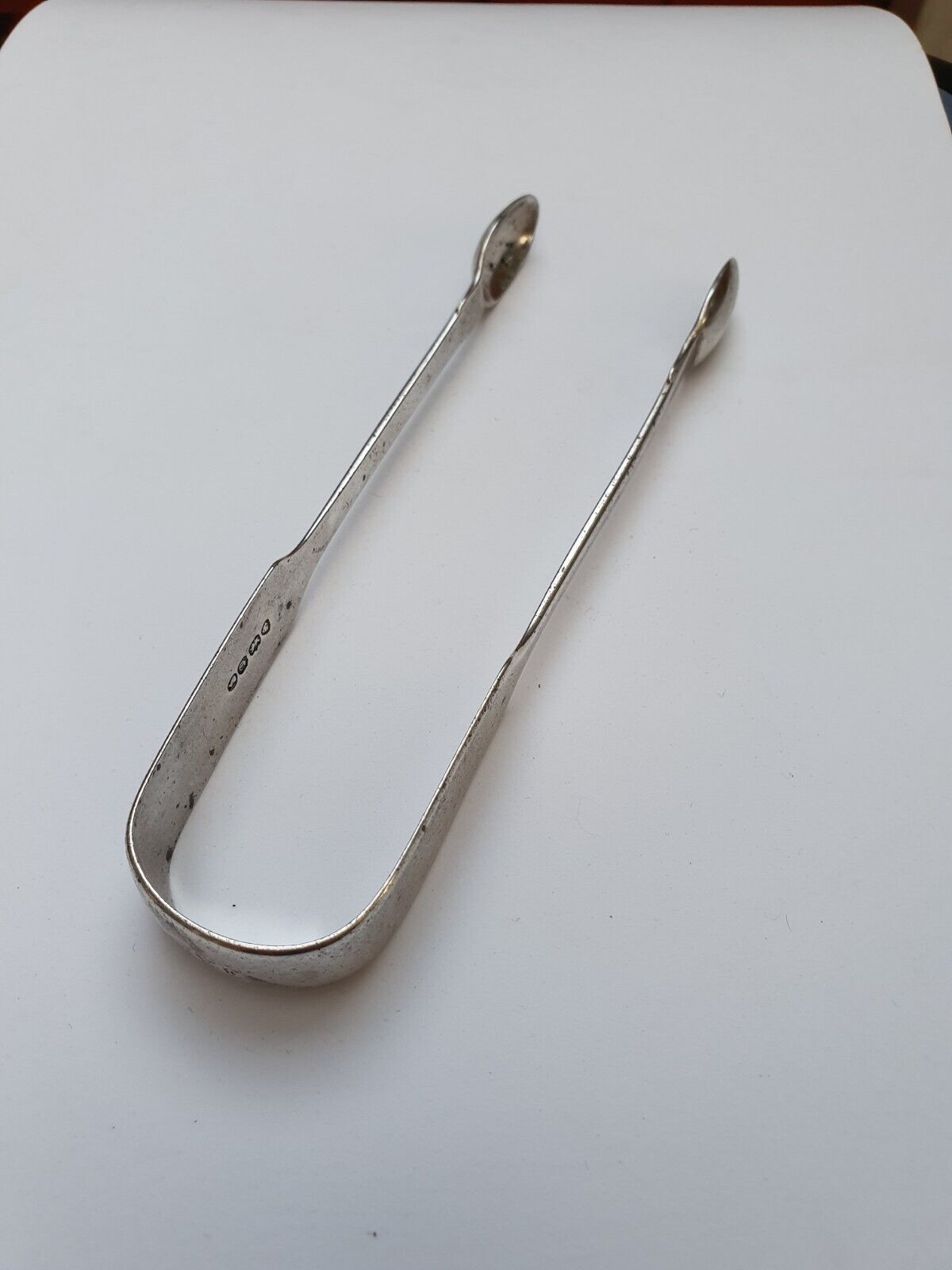 Antique Valuations: Antique William IV Hallmarked 1838 London STERLING SILVER Sugar Tongs (45g)