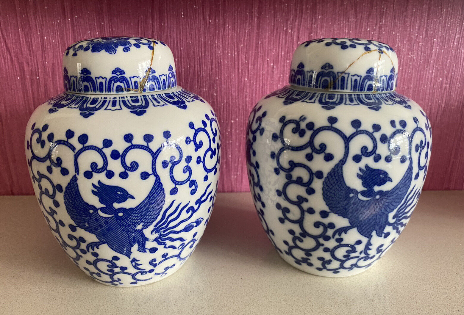 Antique Valuations: Pair of vintage Chinese ginger jars blue and white