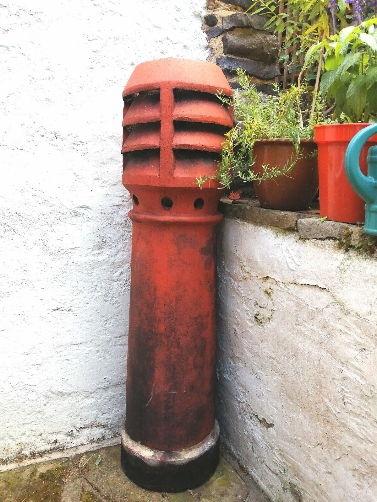 Antique Valuations: Vintage Terracotta Chimney Pot.