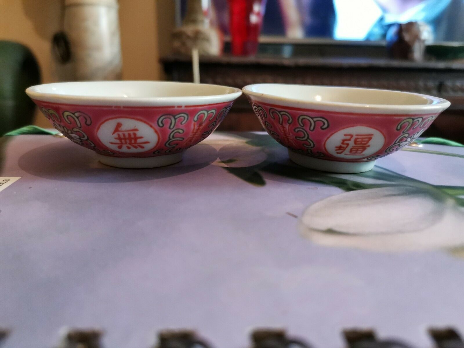 Antique Valuations: Pair Of Antique Chinese Republic Sauce Bowls