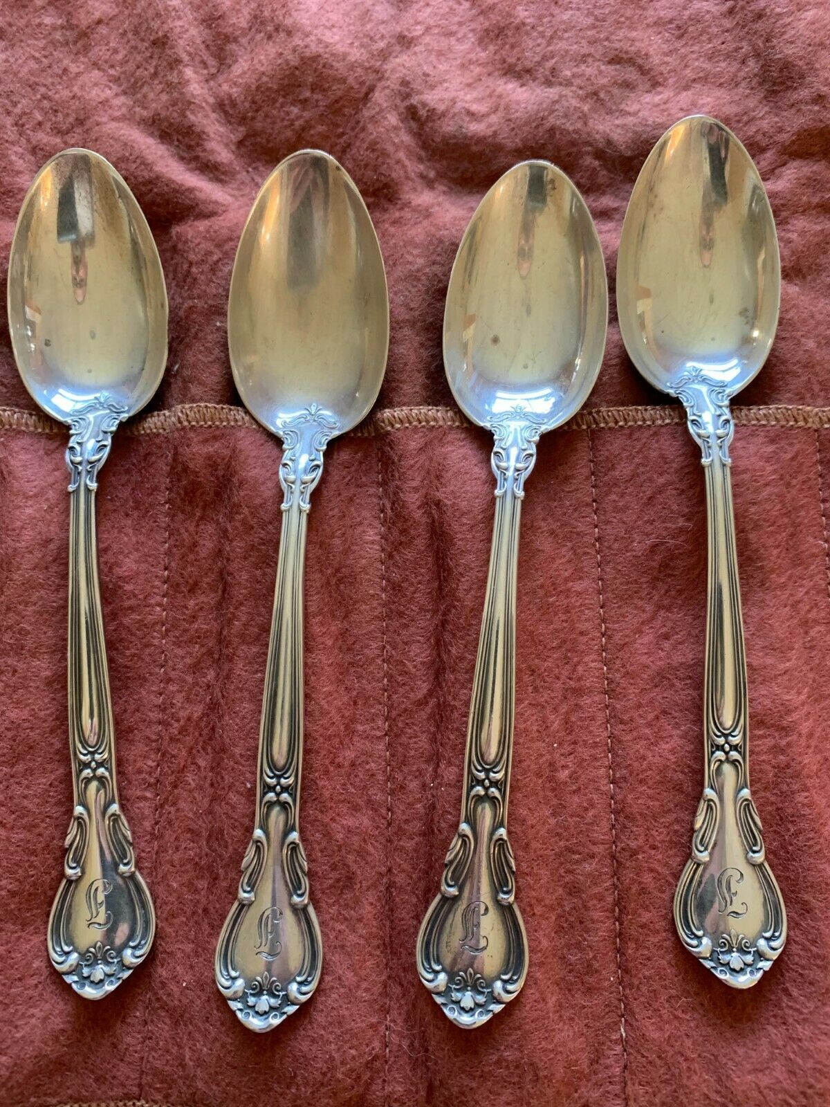 Antique Valuations: Sterling Tea Spoon set of 4, Pat. 95 Lion, Anchor, G, Monogram spoons, plus tong