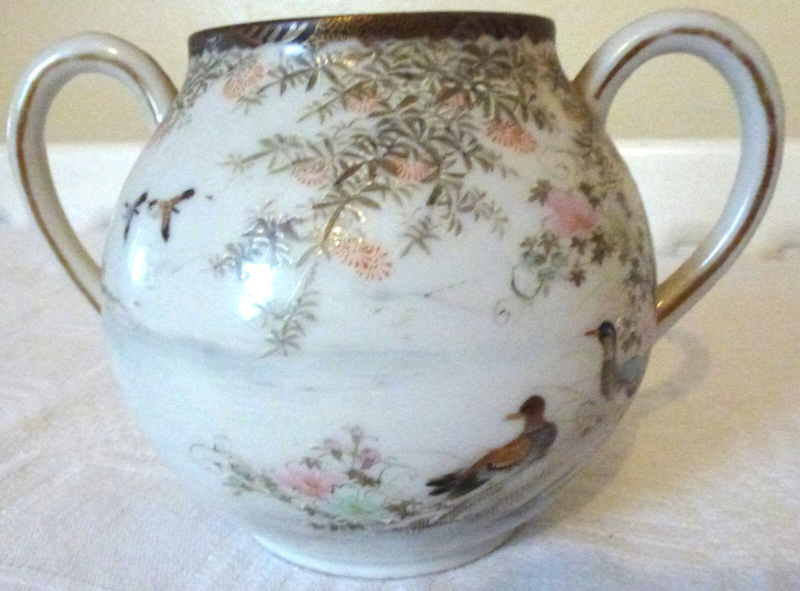 Antique Valuations: Antique Japanese Hand Painted Two Handled Porcelain Bowl Signed Meiji* 11cm 4"