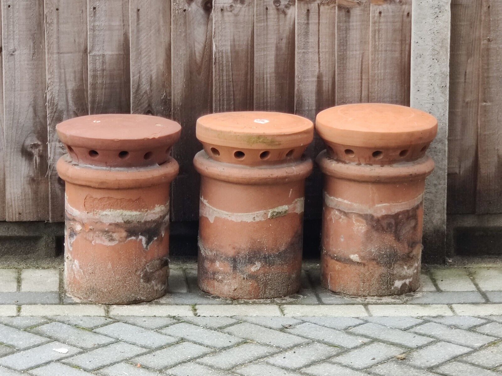 Antique Valuations: 3 Terracotta Chimney Pots - Reclaimed