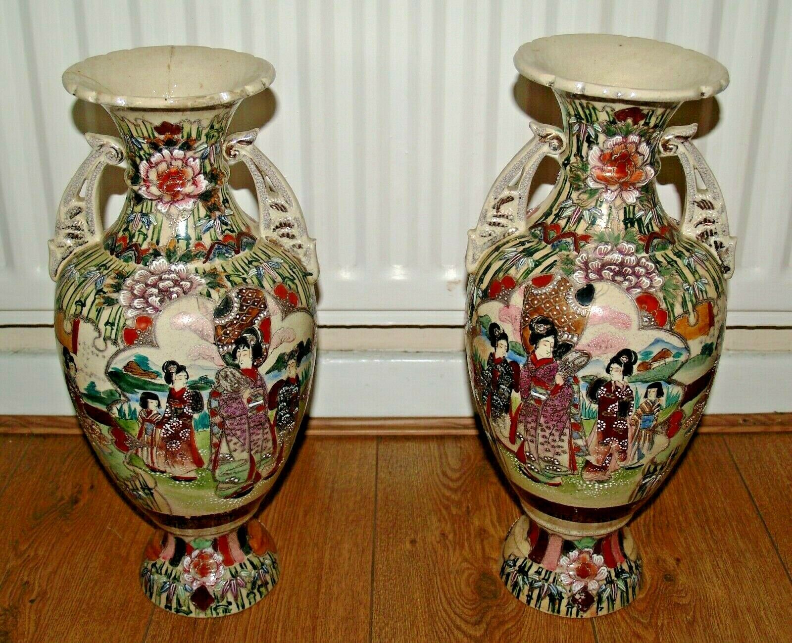 Antique Valuations: Large matched pair of antique Japanese Early Taisho Period satsuma vases
