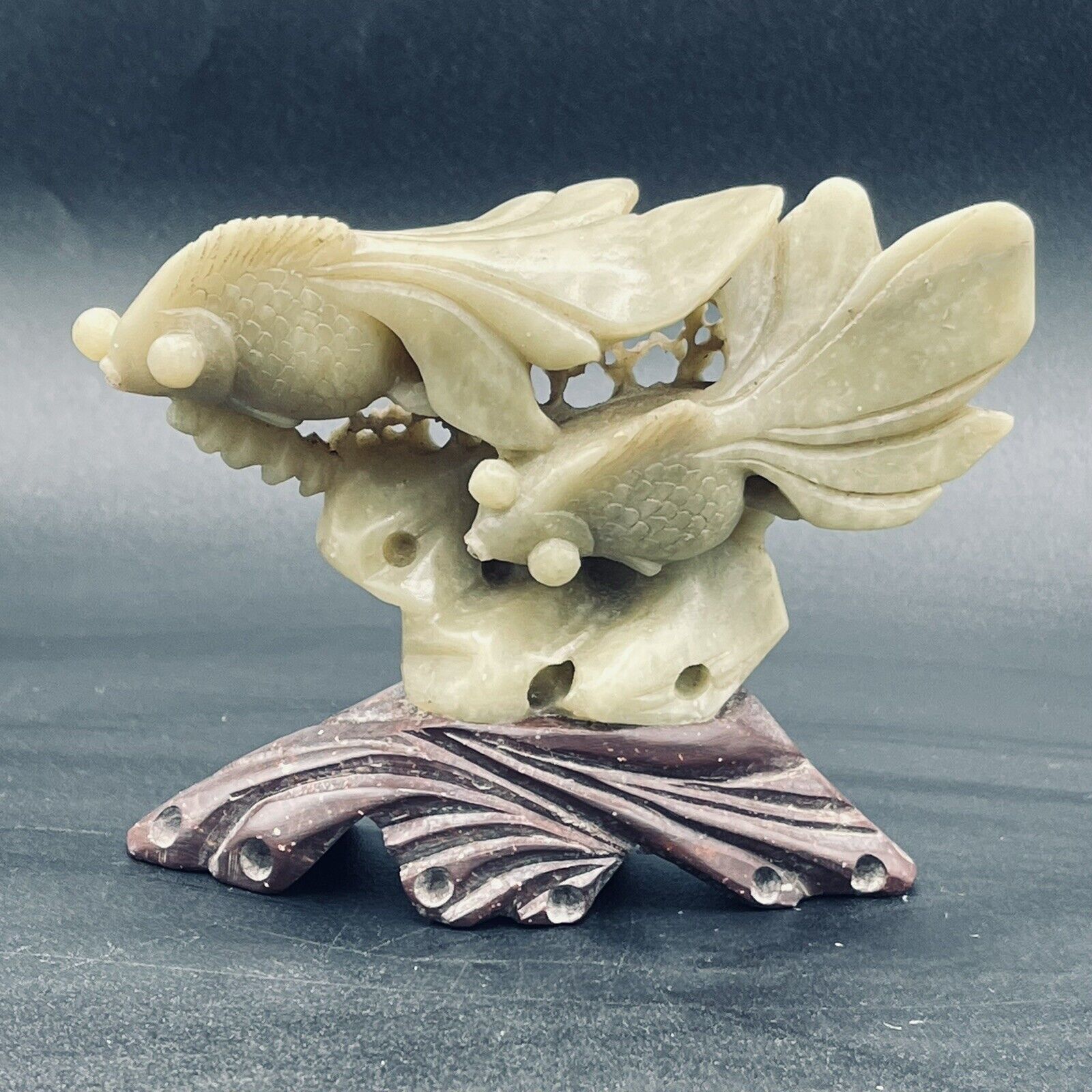 Antique Valuations: Antique Japanese Meiji Shoushan Stone Coy Fish Sculpture