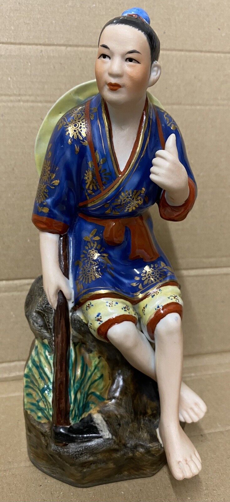 Antique Valuations: Chinese Jingdezhen Figurine - Mid 20th Century