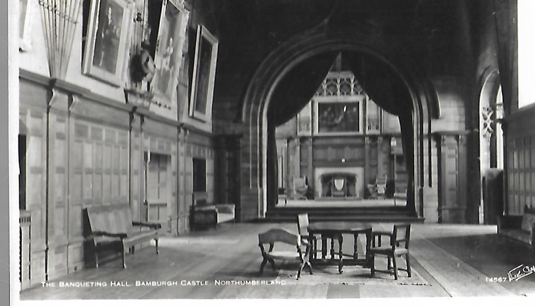 POSTCARD     THE BANQUETING HALL,BAMBURGH CASTLE,NORTHUMBERLAND      UNPOSTED