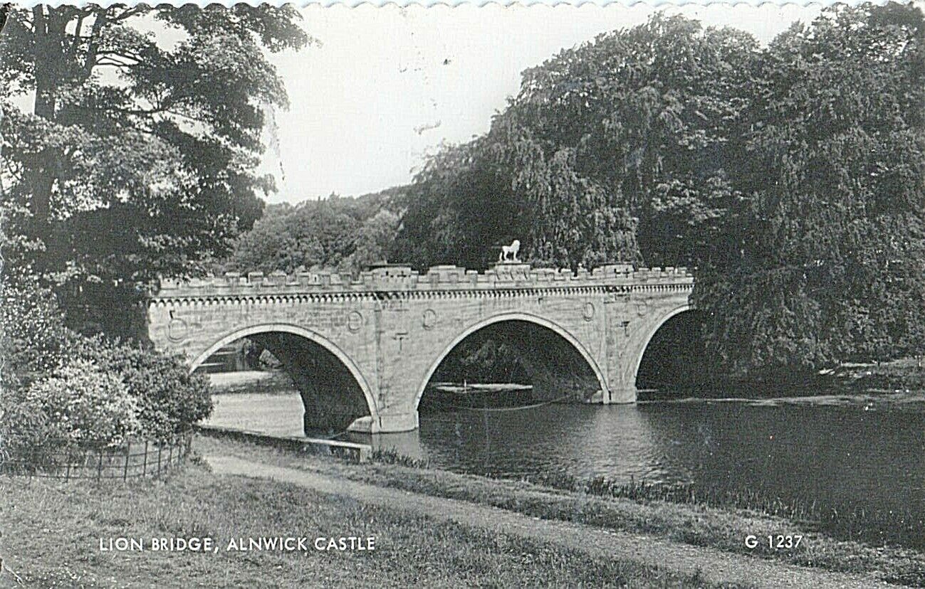 Vintage service - Lion Bridge, Alnwick Castle  - unposted