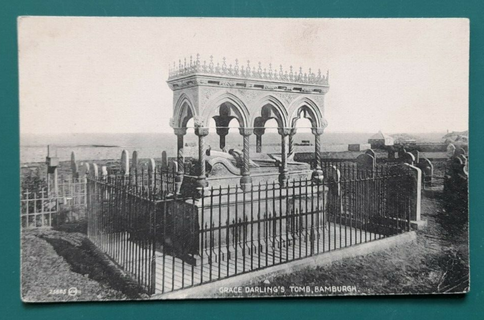 House Clearance - 1 OLD  POSTCARD OF GRACE DARLINGS TOMB , BAMBURGH , postally unused