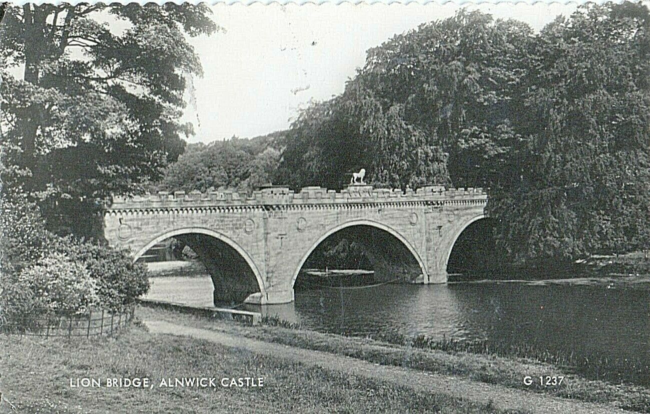 House Clearance - Vintage service - Lion Bridge, Alnwick Castle  - unposted