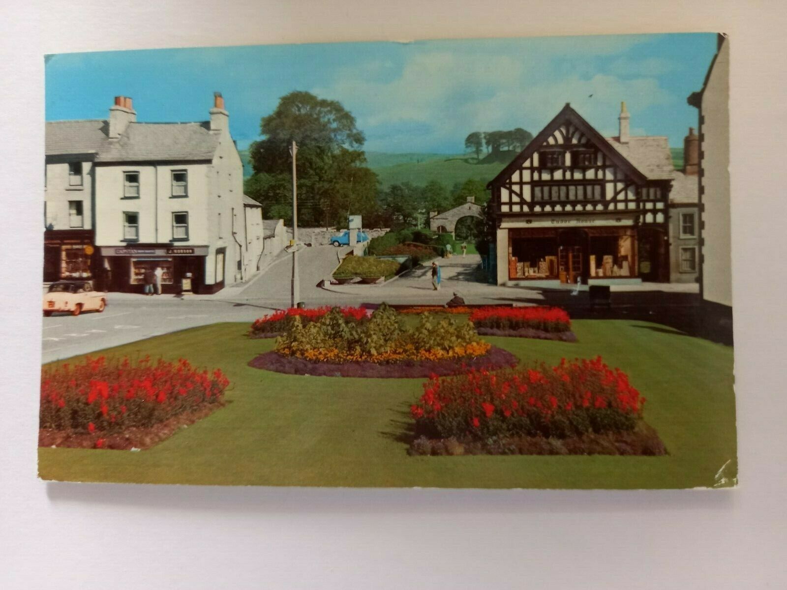 House Clearance - CUMBRIA POSTCARD KENDAL THE GARDENS GILLING GATE .