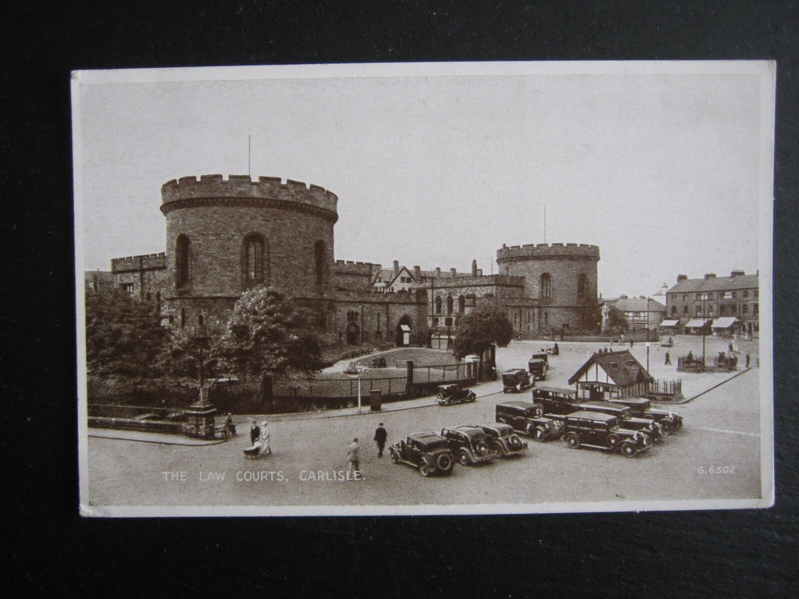 House Clearance - NICE VINTAGE  TOPOGRAPHICAL POSTCARD -THE LAW COURTS,CARLISLE