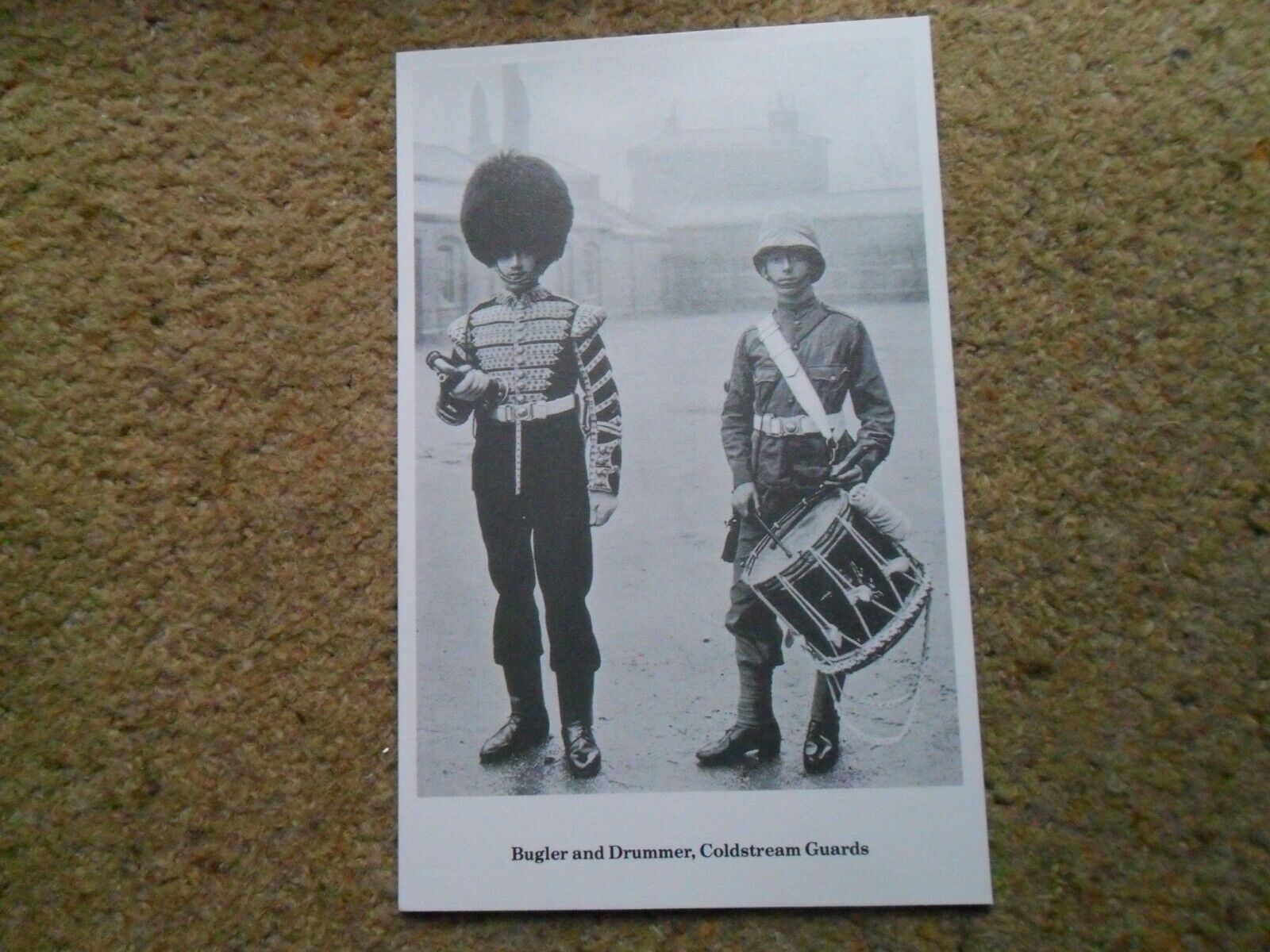 House Clearance - ..BLACK & WHITE.POSTCARD.BUGLER & DRUMMER,COLDSTREAM GUARDS..  NOT POSTED