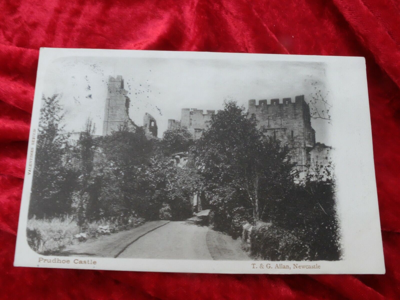 House Clearance - Vintage Service: Prudhoe Castle Northumberland G0946